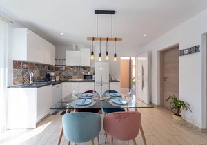 Awesome apartment in Smrika with WiFi