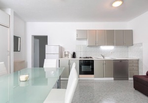 Awesome apartment in Stinjan with WiFi