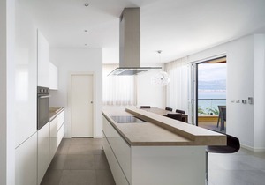 Beachfront Apartment Lemonade II