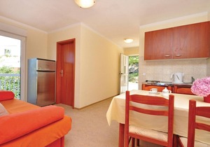 Beautiful apartment in Mimice with WiFi