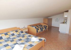 Ferienwohnung Brzac für 1 - 3 Personen mit 1 Schlafzimmer in Krk