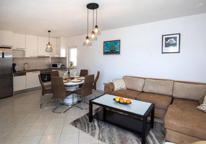 Gorgeous apartment in Komarna with WiFi