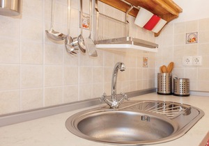 Lovely home in Grizane