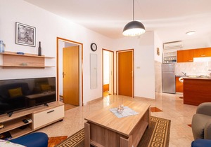 Nice apartment in Krusevo with house sea view