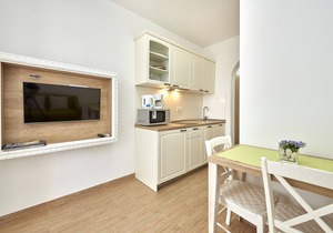 One bedroom apartment with terrace and sea view Mavarštica, Čiovo (A-17803-e)