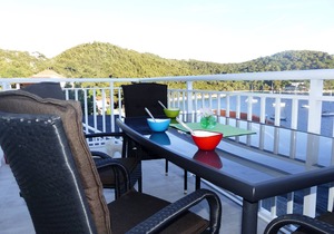 One bedroom apartment with balcony and sea view Cove Saplunara, Mljet (A-12849-a)