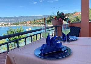 One bedroom apartment near beach Šilo, Krk (A-18680-c)