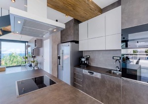 Pleasant House in Sutivan with Spacious Terrace and Direct View