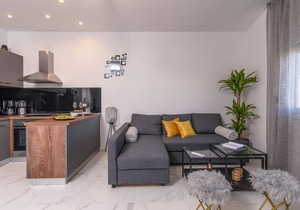 Stunning apartment in Kastel Gomilica with WiFi