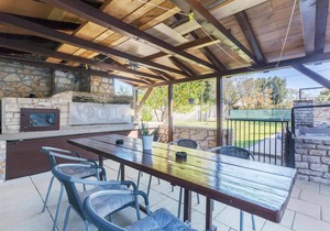 Stunning apartment in Valbandon with WiFi