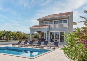 Stunning Home In Sreser