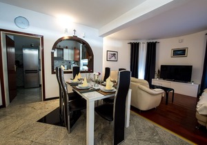 Three bedroom apartment with a swimming pool by the beach Zečevo Rtić, Rogoznica (A-8366-a)