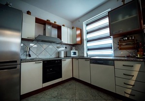 Three bedroom apartment with a swimming pool by the beach Zečevo Rtić, Rogoznica (A-8366-a)