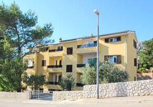 Three bedroom apartment with balcony Baška, Krk (A-18793-g)