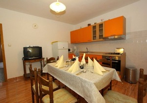 Three bedroom apartment with terrace and sea view Kampor, Rab (A-17873-a)