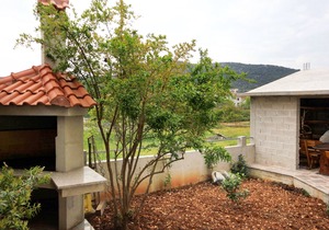 Two bedroom apartment with terrace Vinišće, Trogir (A-10008-b)
