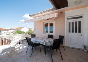 Two bedroom apartment near beach Bibinje (Zadar) (A-5865-b)