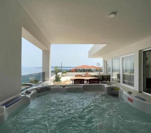 Secluded Seafront 