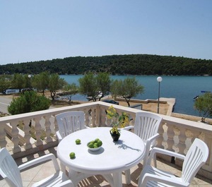 Accommodation Raslina 