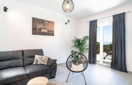 Molunat House | 208 m² House ∙ 6 bedrooms ∙ 12 guests