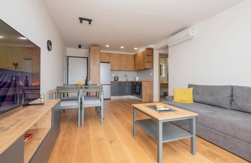 Bili brig Apartment | 1 bedroom awesome apartment in Makarska