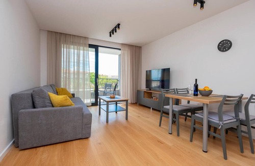 Bili brig Apartment | 1 bedroom awesome apartment in Makarska