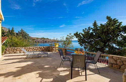 Baric Draga Apartment | 1 Bedroom Beach Front Apartment In Lukovo Sugarje