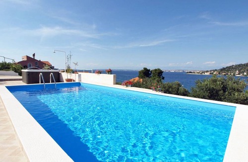 Kali Other | 100 m² Accommodation ∙ 3 bedrooms ∙ 6 guests