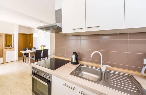 Zdrelac Apartment | 2 bedroom beach front apartment in Zdrelac