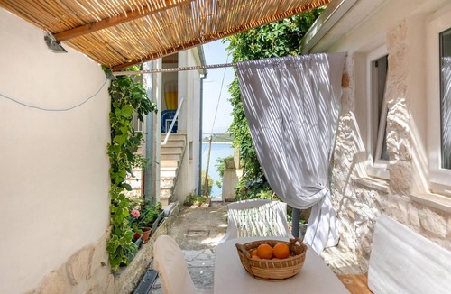 Klek Apartment | 2 bedroom beach front apartment in Klek