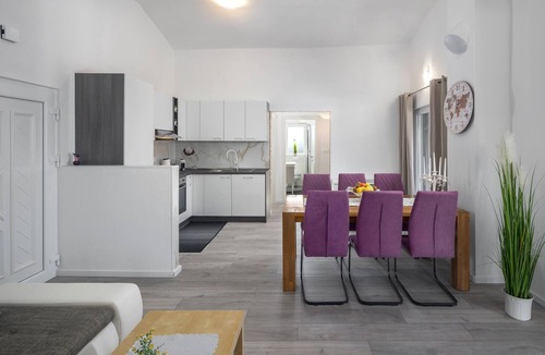 Nova Vas Apartment | 2 bedroom beautiful apartment in Nova Vas