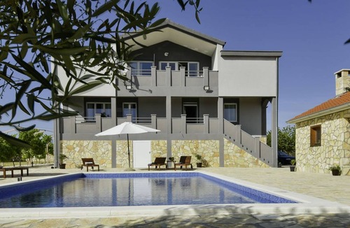 Suhovare Other | 222 m² Accommodation ∙ 6 bedrooms ∙ 12 guests