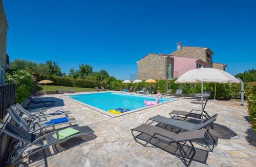 Baredine House | 3 bedroom accommodation in Baredine