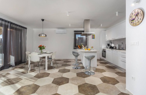 Linardici House | 3 bedroom accommodation in Zgaljici