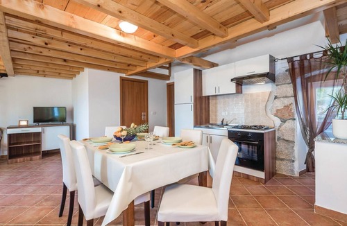 Obrs House | 3 bedroom awesome home in Moscenicka Draga