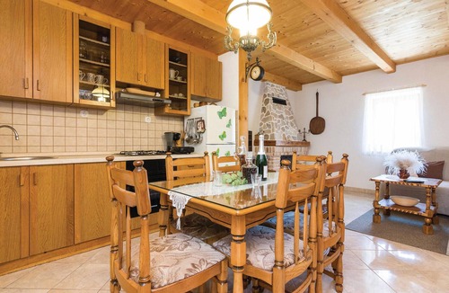 Vir House | 3 bedroom beach front home in Vir