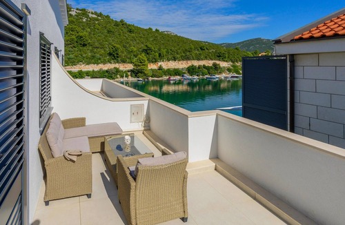 Slivno Apartment | 3 bedroom beautiful apartment in Klek
