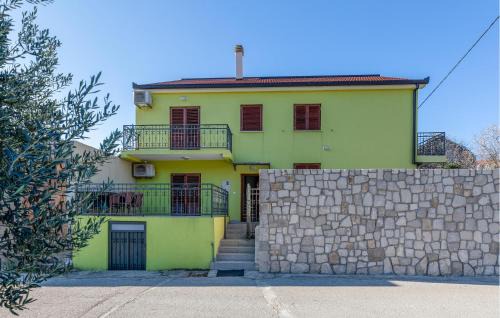 Kremena House | 3 Bedroom Cozy Home In Kremena