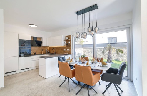 Vrsi Villa | 3-bedroom villa in nice Vrsi with an AC in each room and a heated pool