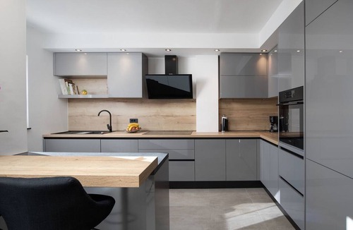 Sajini Apartment | 3-Schlafzimmer-Wohnung mit Gemeinschaftspool by Interhome