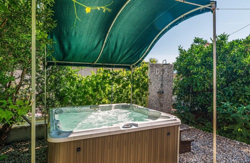 Vrboska Apartment | 4 bedroom cozy apartment in Vrboska