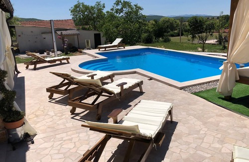 Trn Villa | 4 bedroom villa with a private pool!
