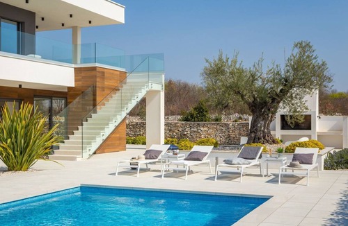 Vodnjan Villa | 432 m² Villa ∙ 5 bedrooms ∙ 10 guests
