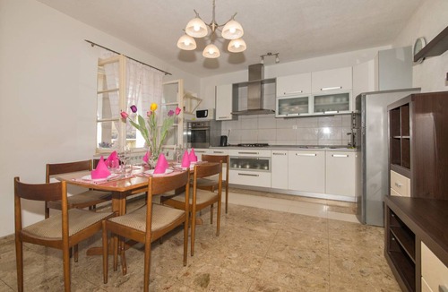 Vrpolje Apartment | 70 m² Apartment ∙ 2 bedrooms ∙ 4 guests
