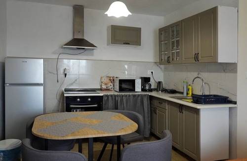Petrovija House | A two bedroom, budget friendly bungalow with large garden - Anma