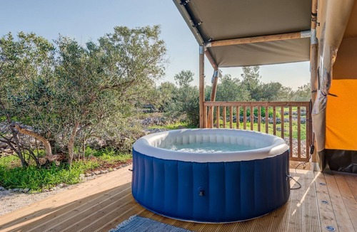 Donje Selo Apartment | Adriatic Heritage Glamping on Island