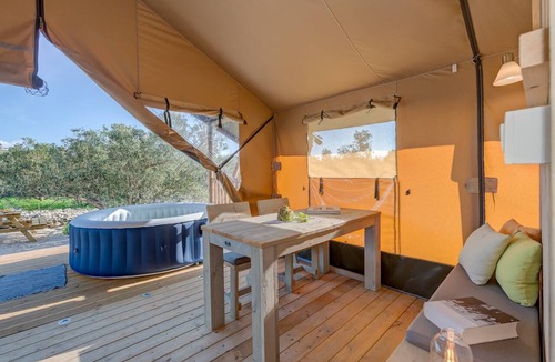 Donje Selo Apartment | Adriatic Heritage Glamping on Island