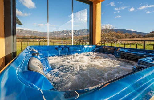 Krsan Apartment | Amazing apartment in Krsan with swimming pool