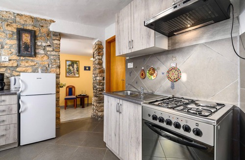 Kanfanar House | Amazing home in Barat with house a panoramic view