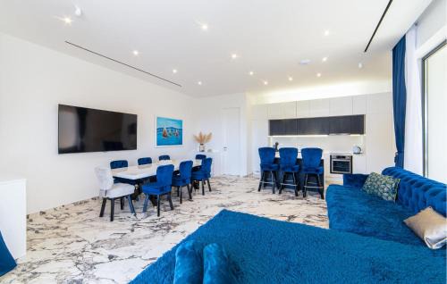Komarna House | Amazing Home In Komarna With Heated Swimming Pool